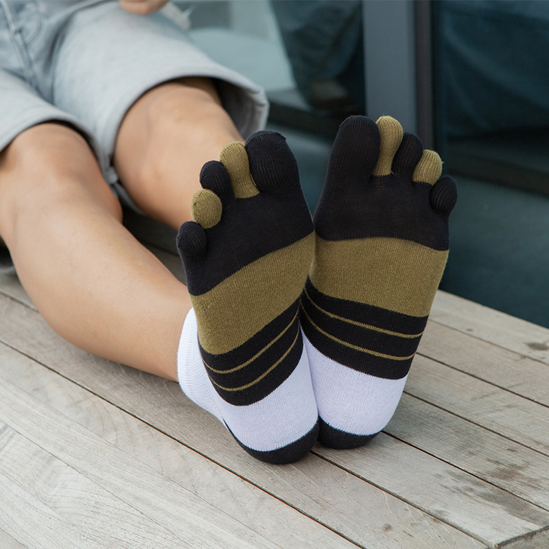 1/5 Pairs Men Colorful Stripe  - Toe Sock Split 评论和价格